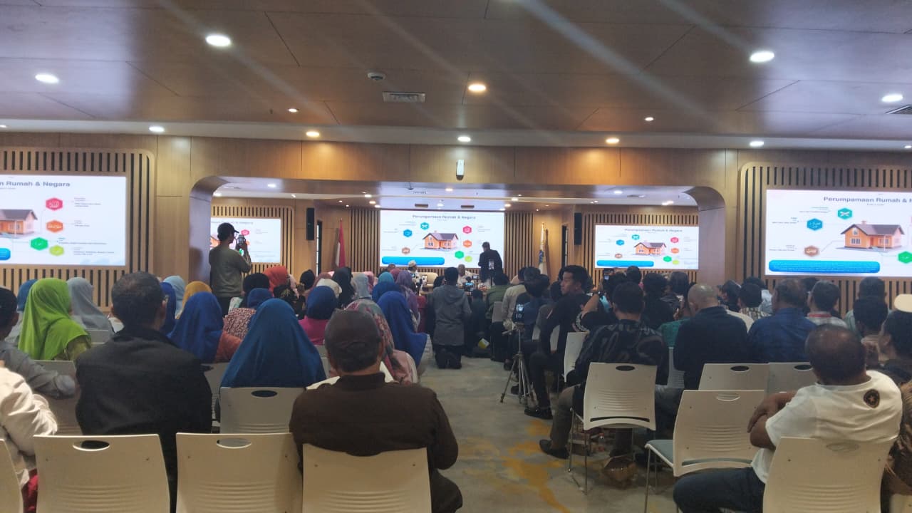 Bedah Buku Teori Eggi Sudjana